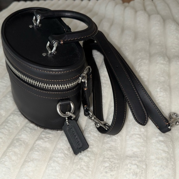 Coach Vanity Bag - Picture 1 of 9